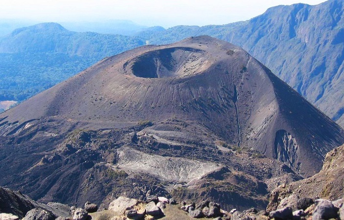 MOUNT MERU CLIMBING SAFARIS TOUR